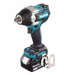 Makita Akku-Schlagschrauber 18V, 1/2", 700 Nm, 0-2.200 Min, Akku, Ladegerät, Zubehör, MAKPAC