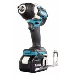 Makita Akku-Schlagschrauber 18V, 1/2", 700 Nm, 0-2.200 Min, Akku, Ladegerät, Zubehör, MAKPAC -Heimwerkzeuge maktia akku schlagschrauber 1465900 czm